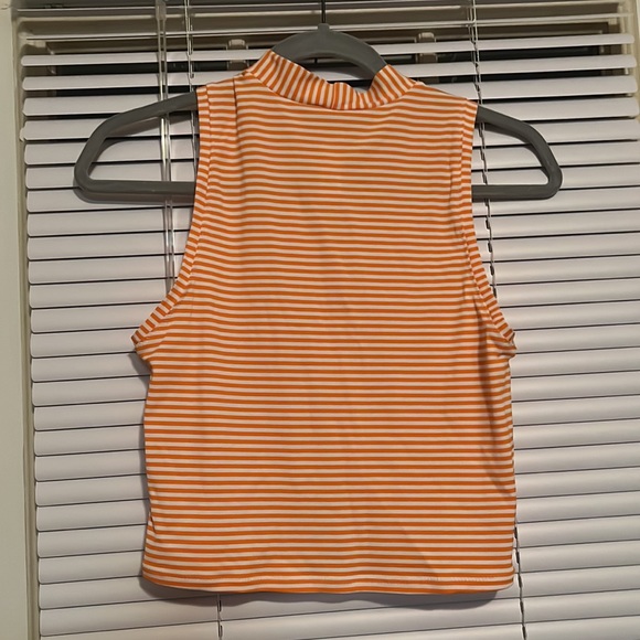 ATHLETA Cropped Tank Size Small - Picture 5 of 5